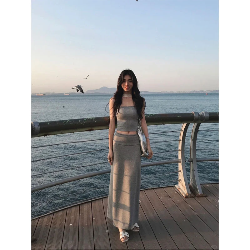 夏季2025修身显瘦设计款背心上衣气质高级感时尚收腰a字半身裙女