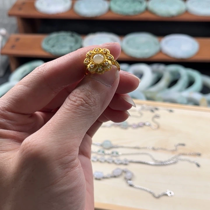 艾****翡翠未镶嵌手链翡翠
