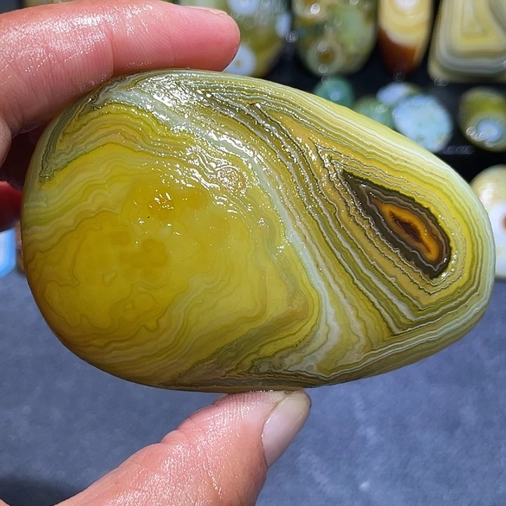 玛瑙/玉髓未镶嵌珠宝奇石