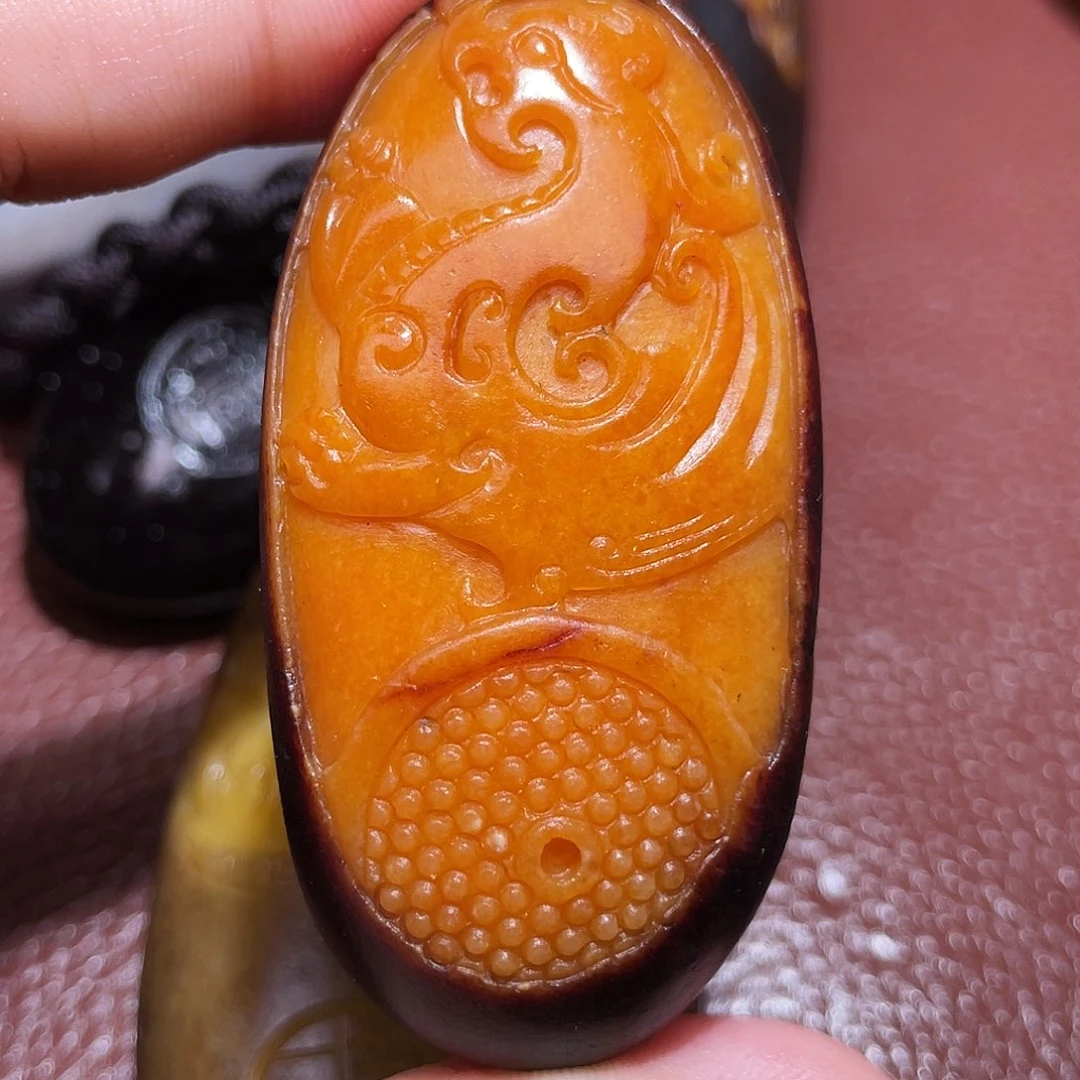 和田玉未镶嵌颈饰心**神