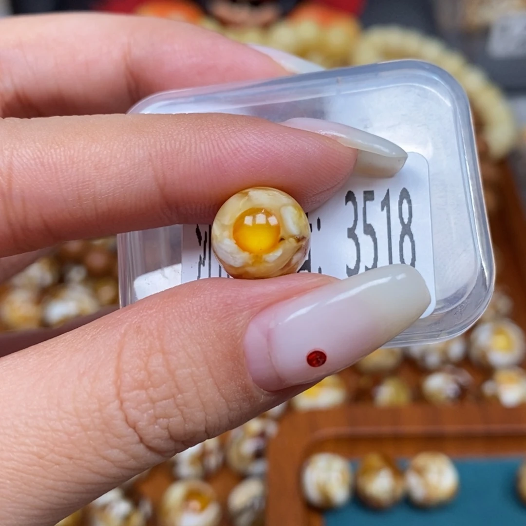 蜜蜡未镶嵌珠宝奇石3518