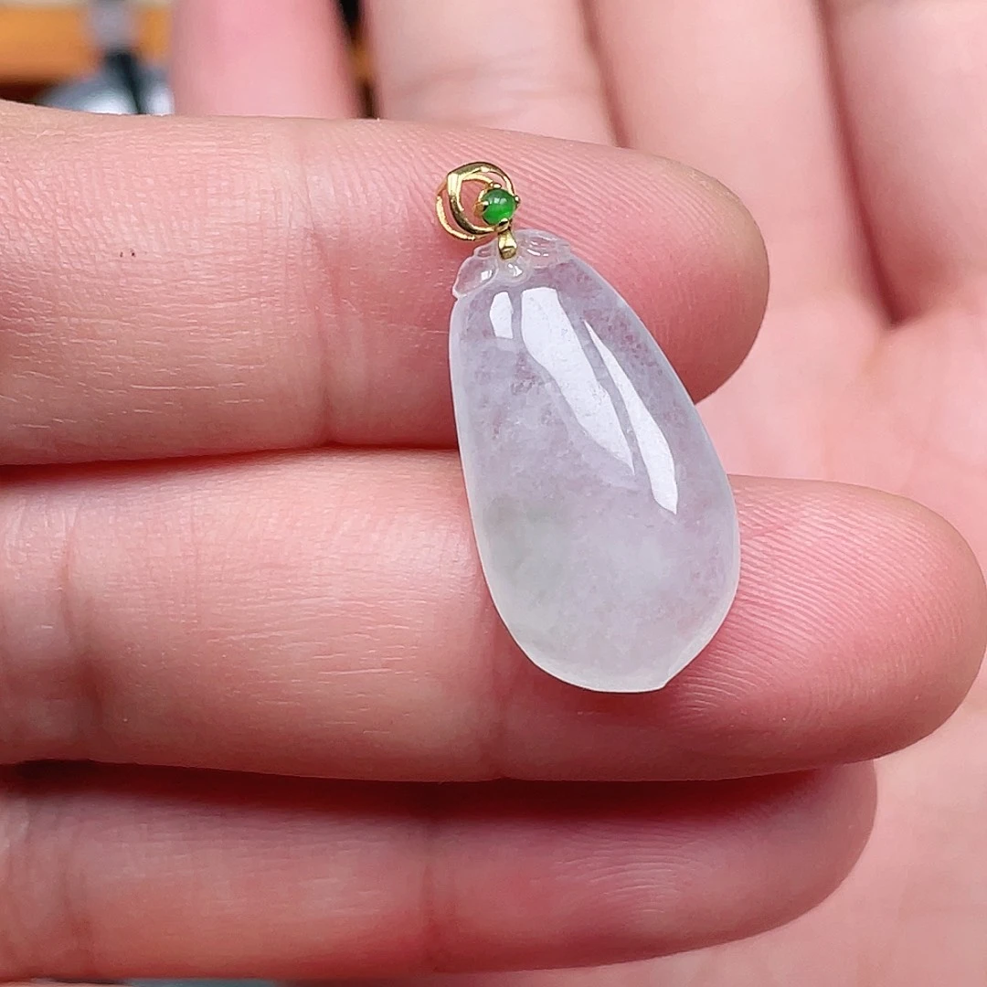 翡翠未镶嵌颈饰福瓜