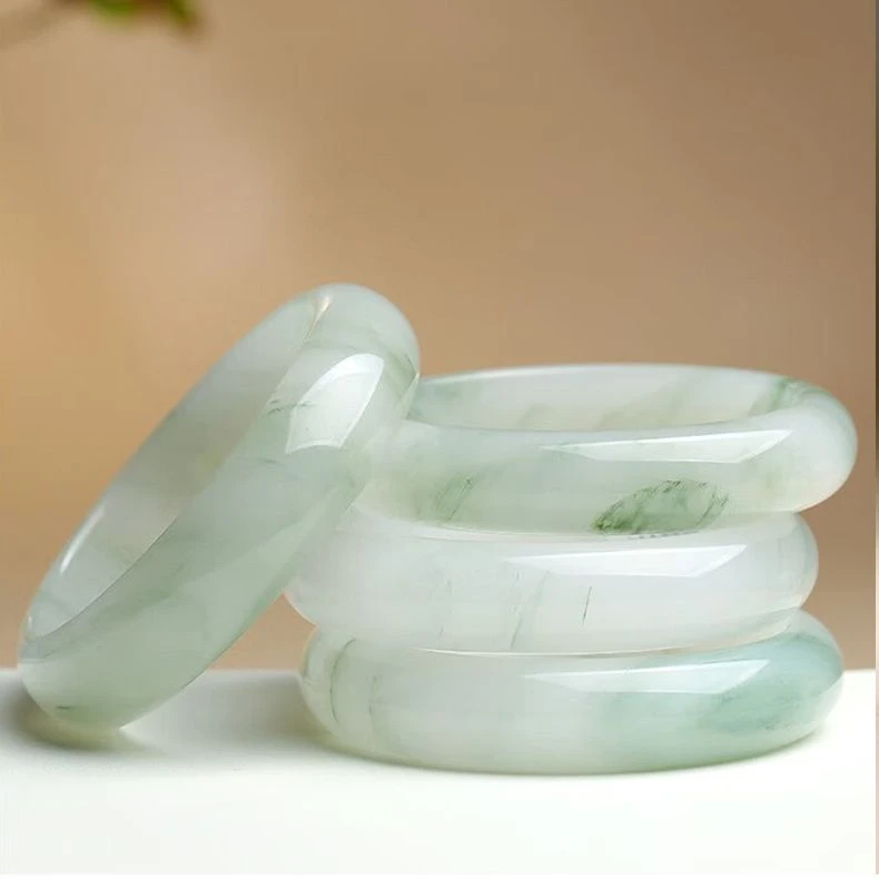 天然玉石天山翠玉手镯(正圈)选款发货多样性发其一高冰飘绿玉镯子