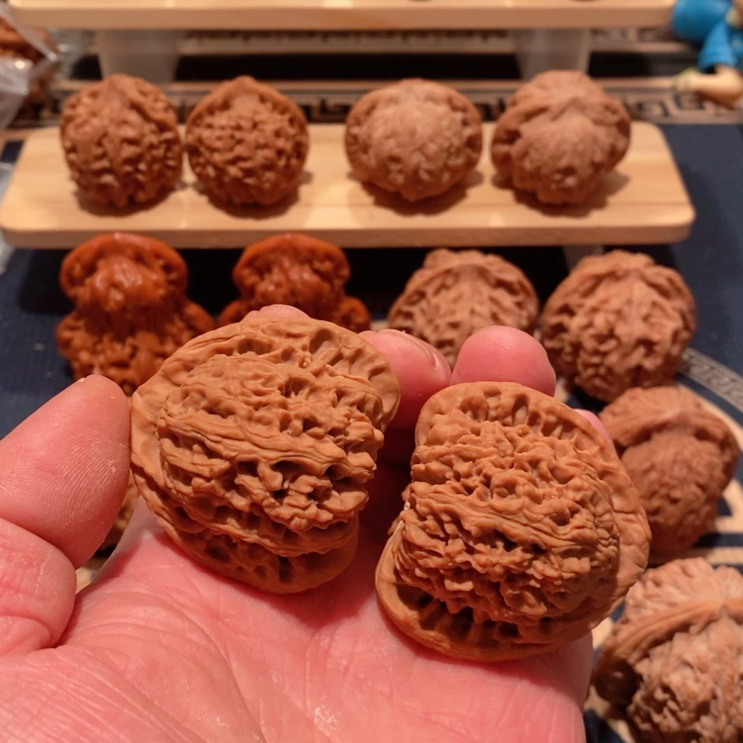 文玩核桃吊坠盐**飞三角疆43