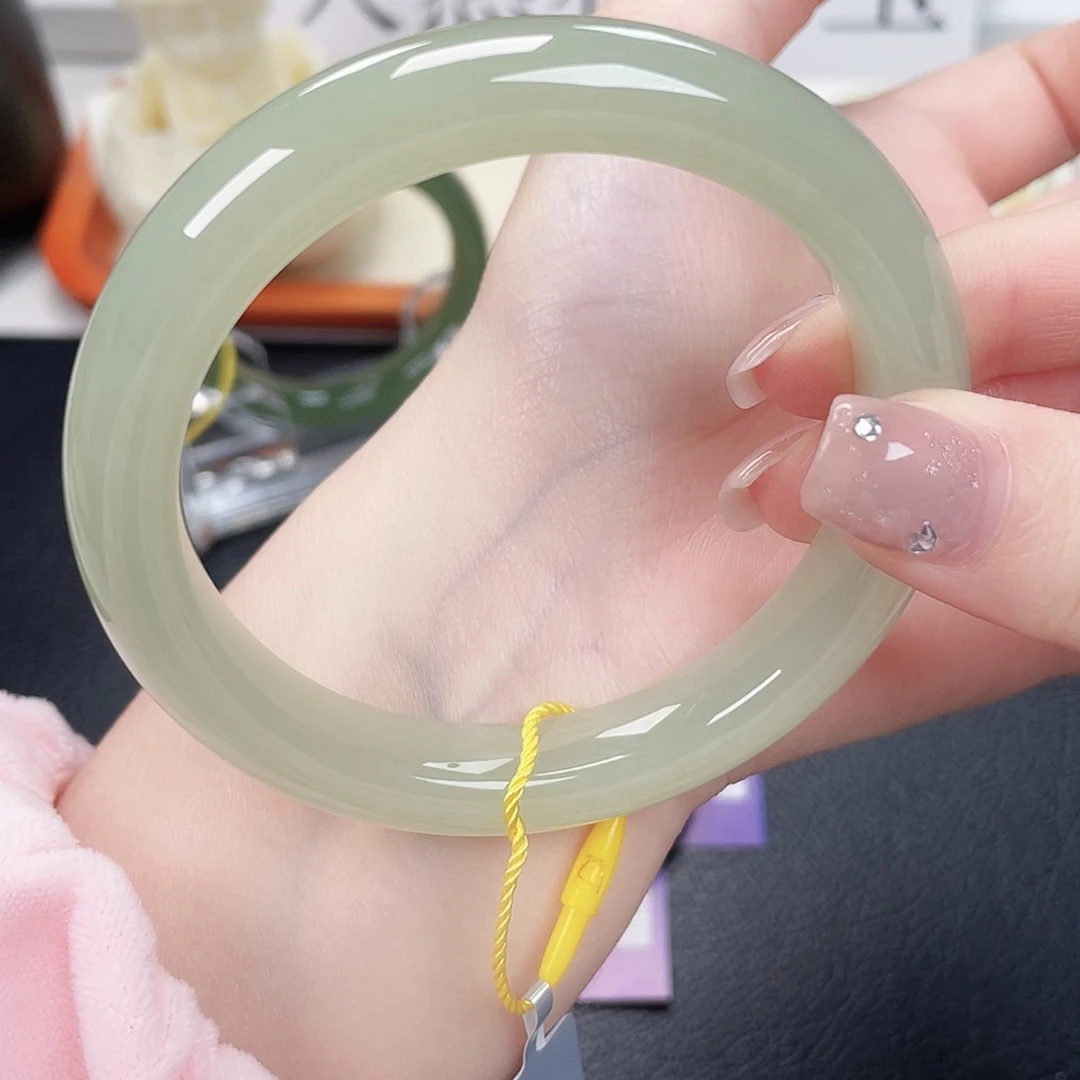 H***宫和田玉未镶嵌手镯5960