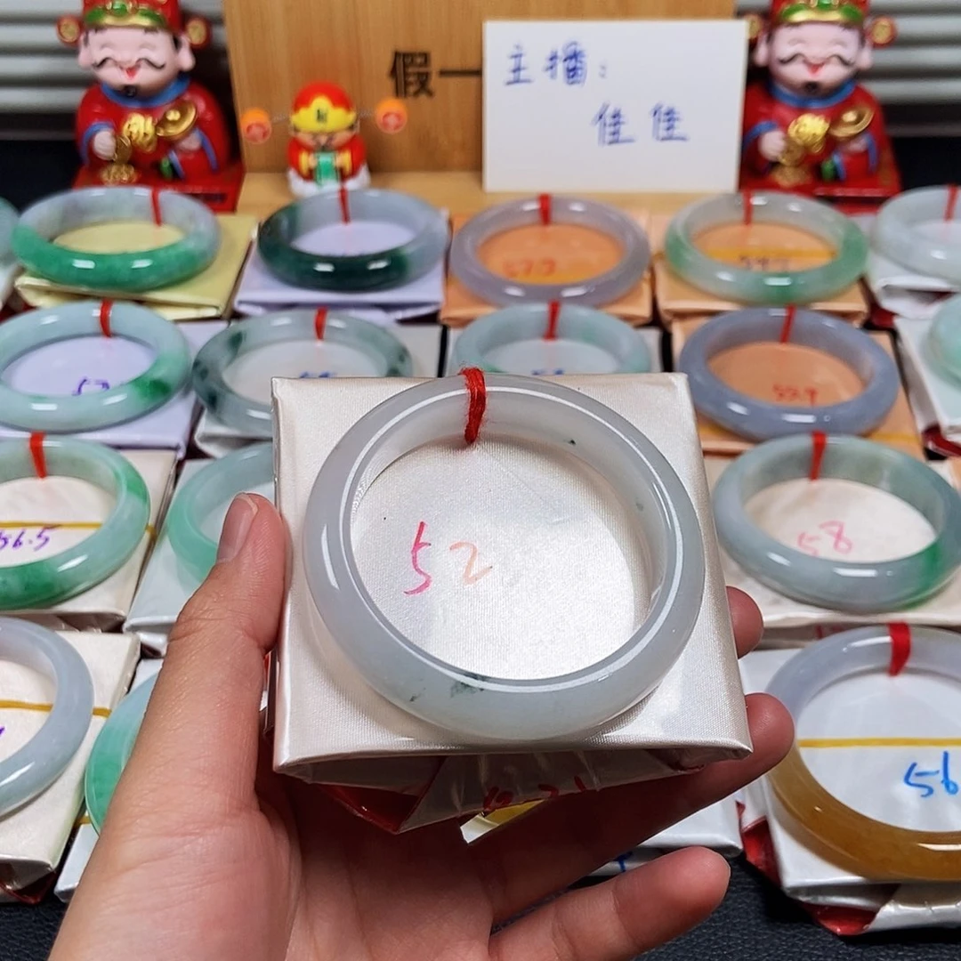 翡翠手镯未镶嵌手镯18