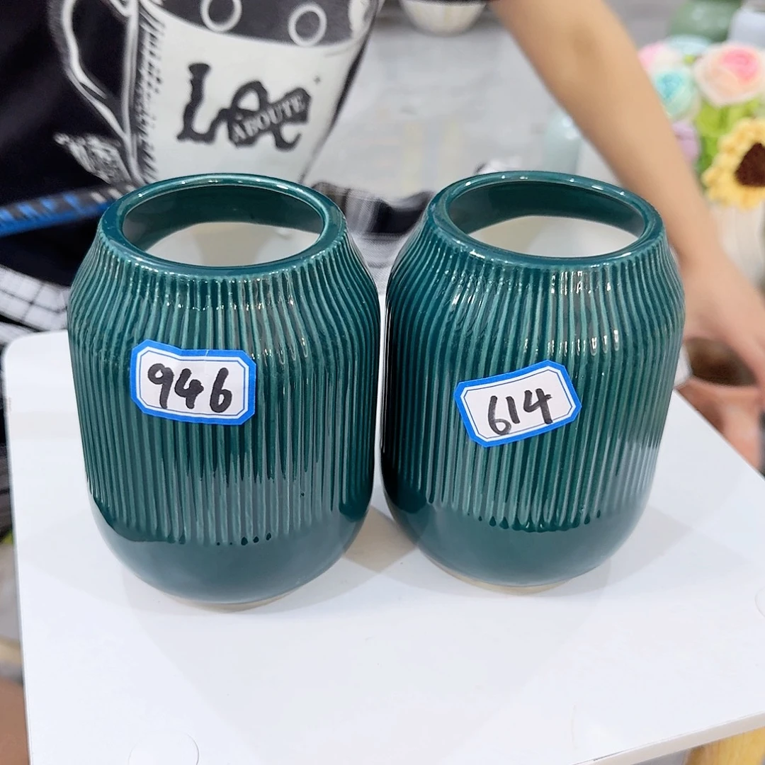 946.614号陶瓷高14厘米瑕疵