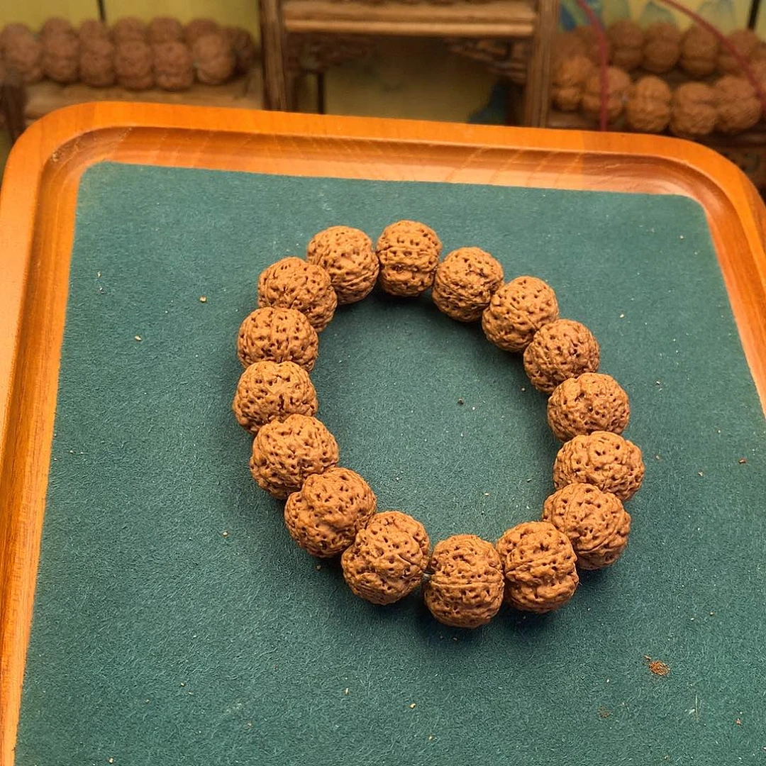 手串金刚菩提3、五星蜂王安娜籽19mm头