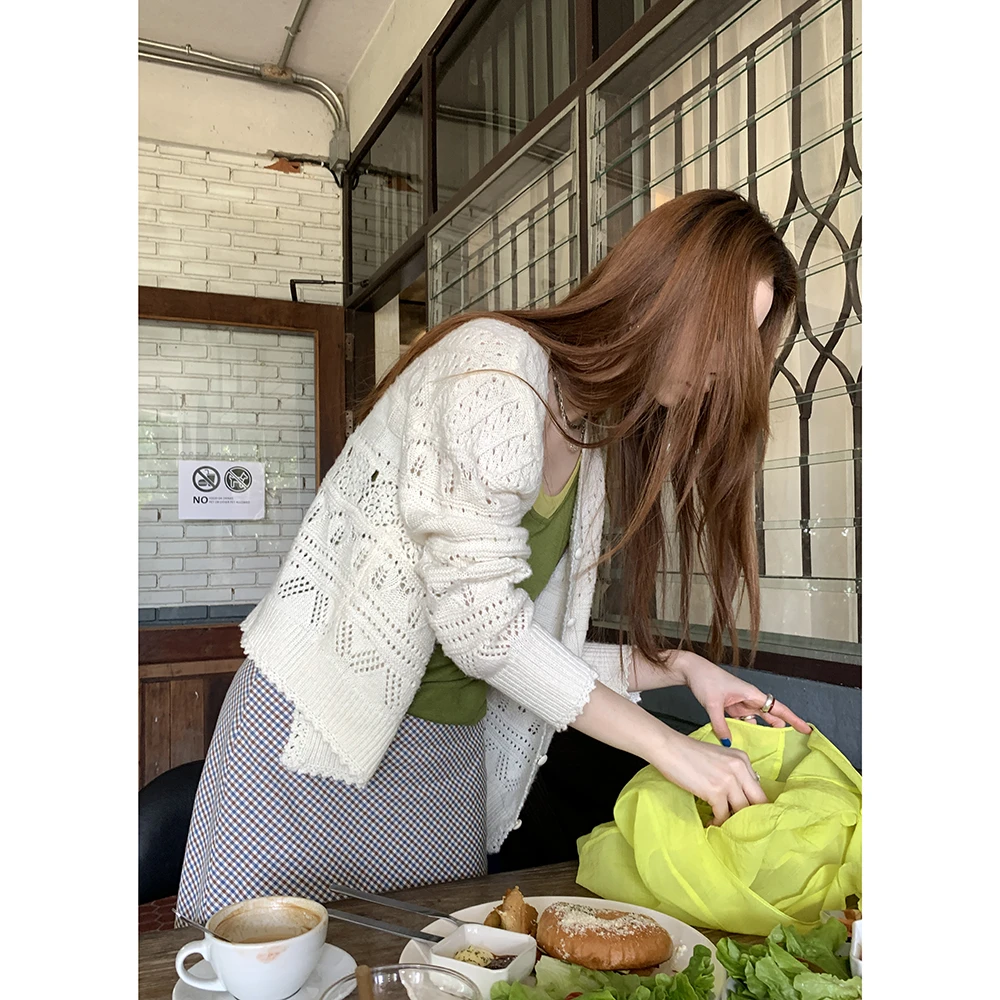 HelloooEat  专属重工手工钩花开衫EM2531