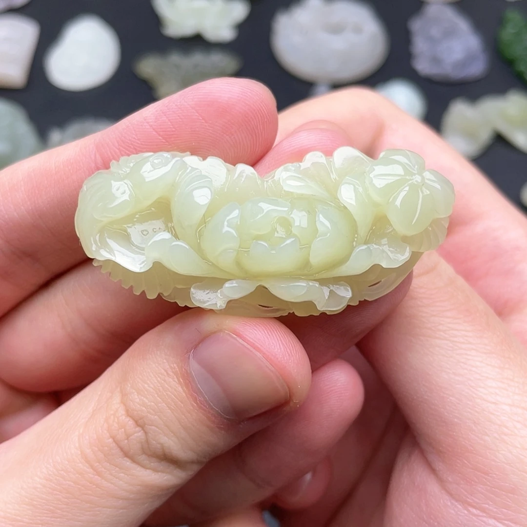 【闪购商品】颈饰未镶嵌和田玉