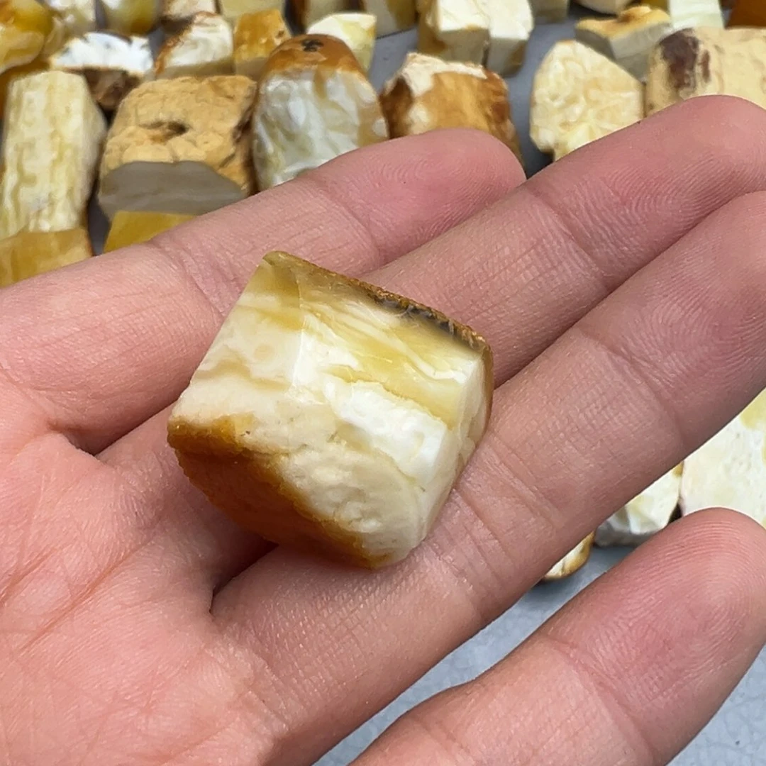 定制琥珀未镶嵌桃*飞蜜蜡