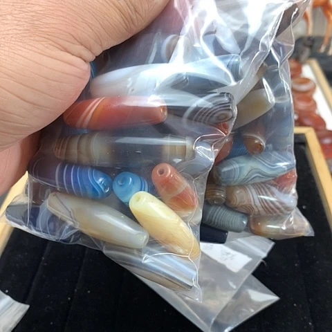 玛瑙/玉髓颈饰合金鼎*?