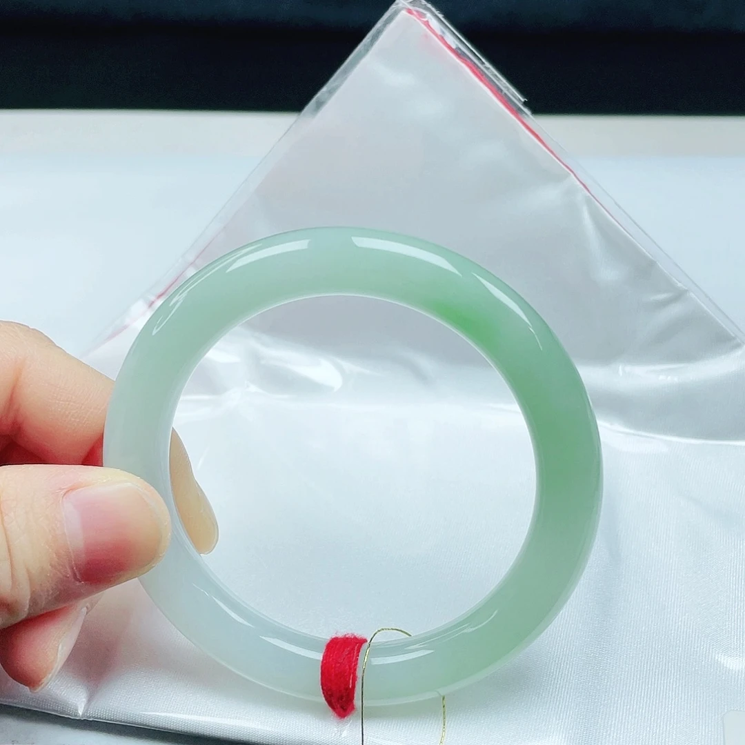 翡翠未镶嵌手镯（圆镯）55圈口