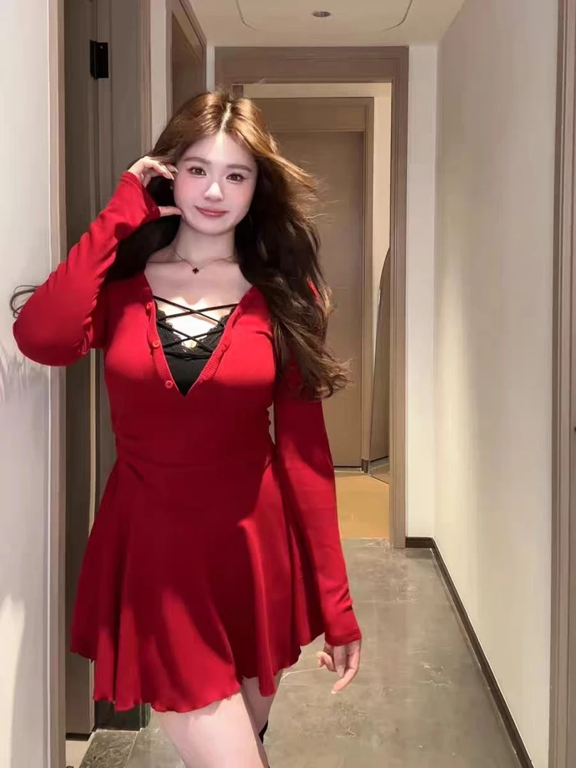 米欧家大码V领显瘦连衣裙新年战袍