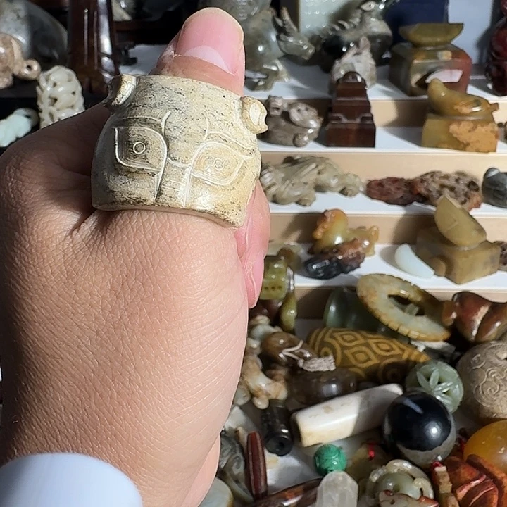 夏***軍陶摆件瓷器等艺术作品多次