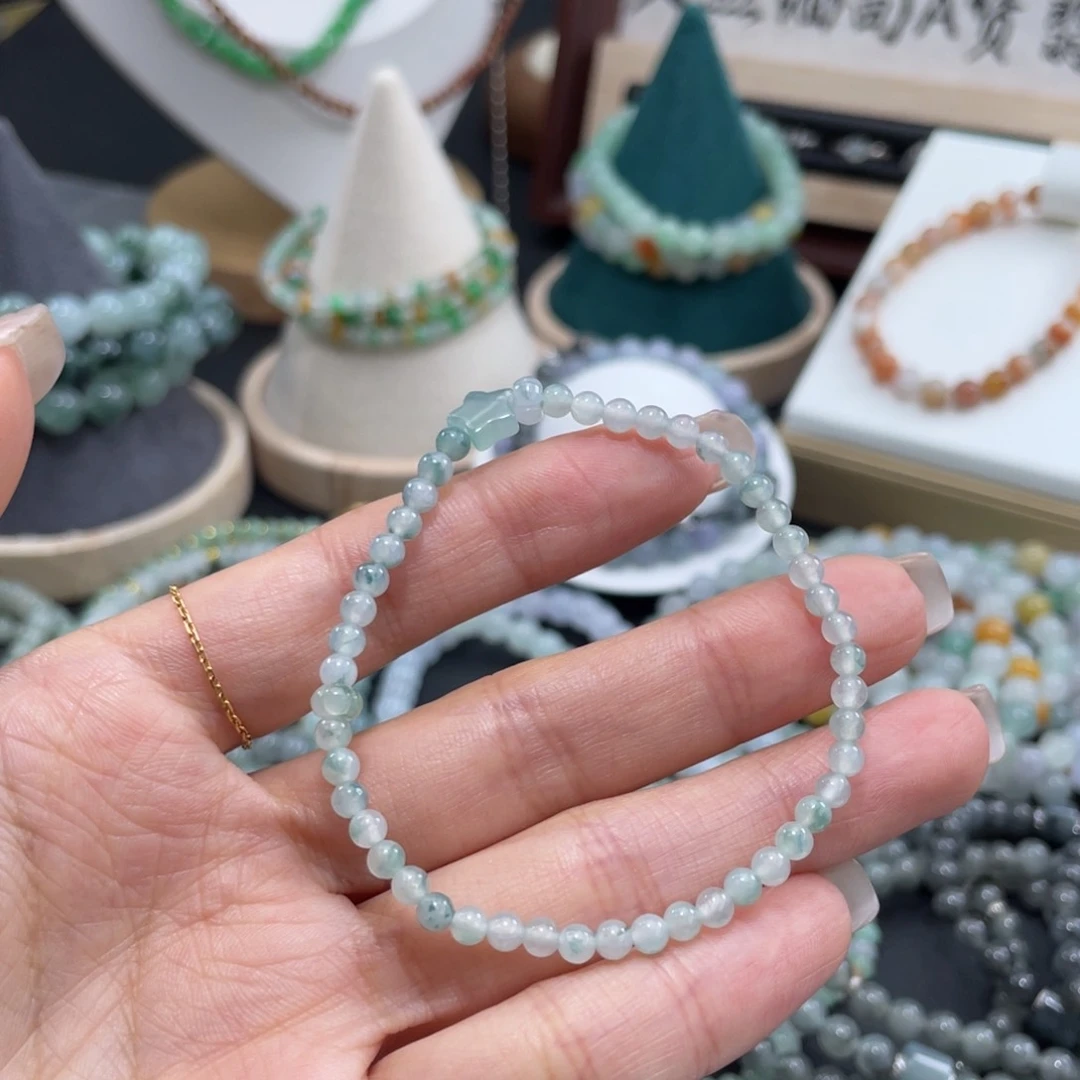 翡翠未镶嵌颈饰卡3.5