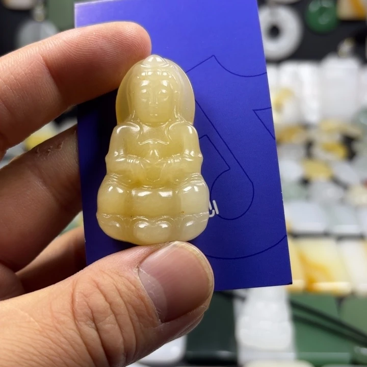 石英质玉（金丝玉）未镶嵌颈饰