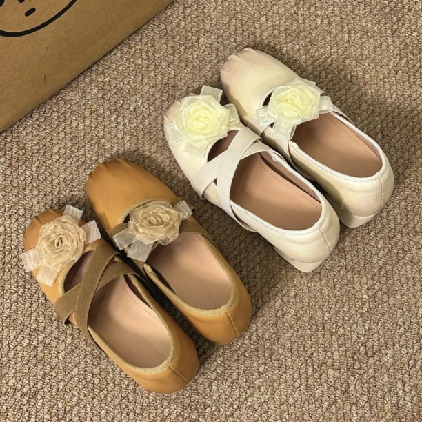 晚睡兰•内增高8.5cm山茶花鞋花朵法式单鞋玛丽珍软底圆头粗跟单鞋