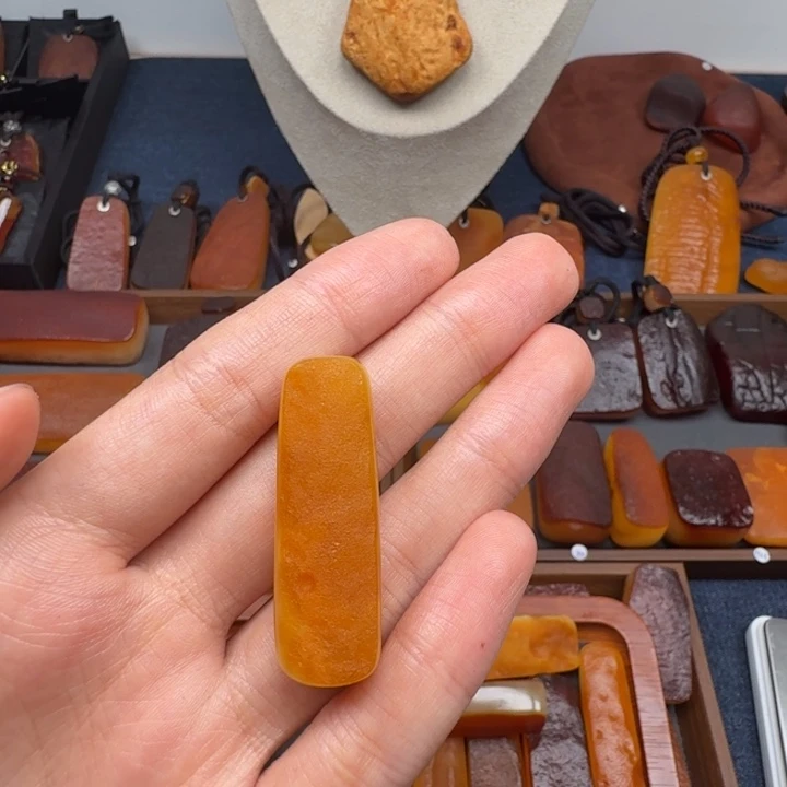 蜜蜡吊坠(赠链)未镶嵌