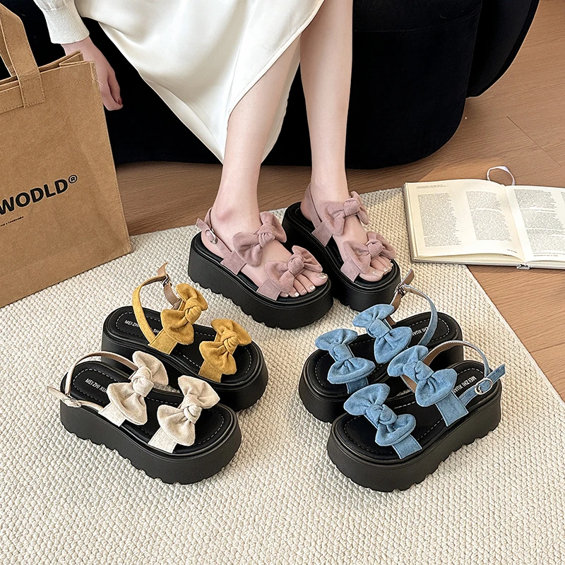 2025年春夏季新款韩版百搭厚底沙滩拖鞋女配裙子潮