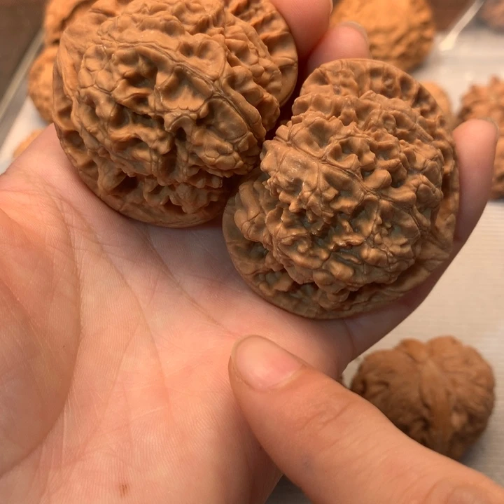 文玩核桃把件全品桃心官帽50