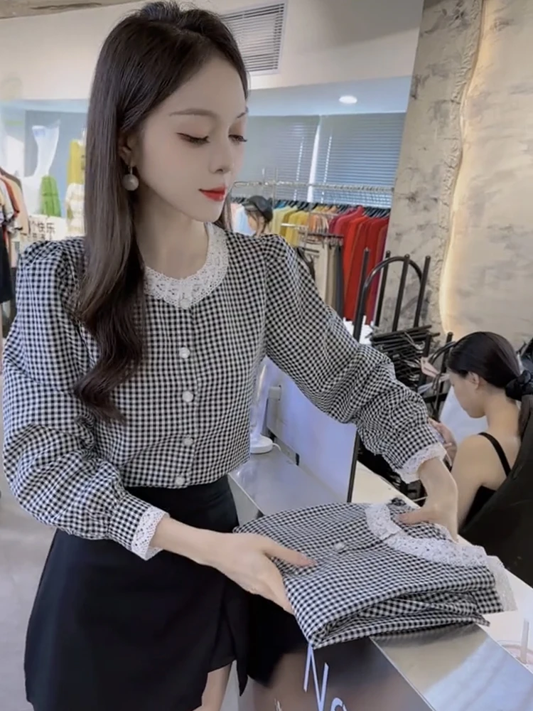 N33秋季大码新款百搭圆领巨遮肚正肩长袖蕾丝格子衬衫女装上衣
