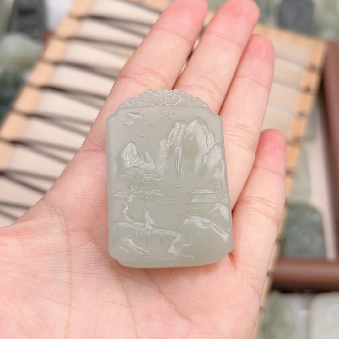 颈饰未镶嵌和田玉白**乐