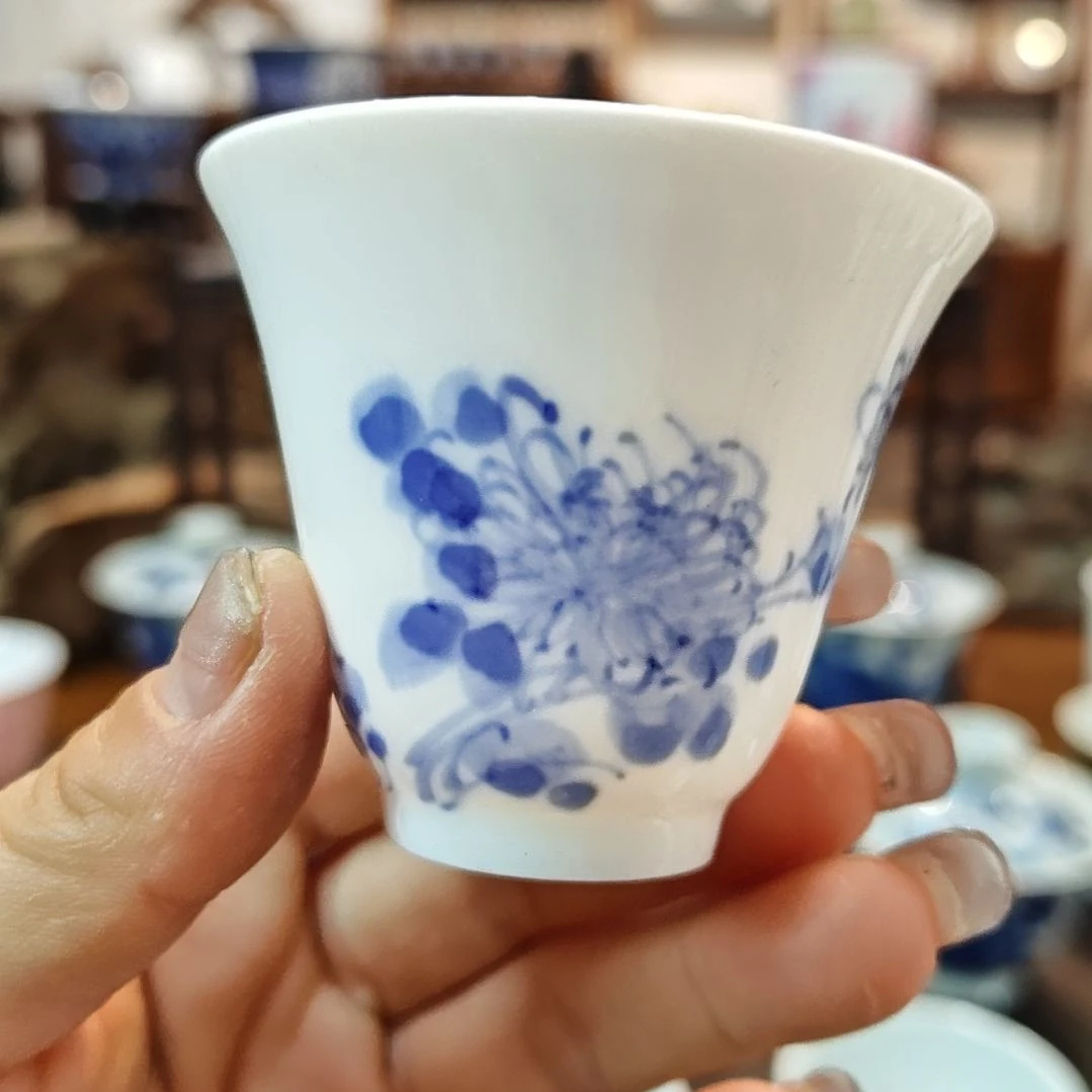 景德镇手工手绘器居瓷业菊花主人杯
