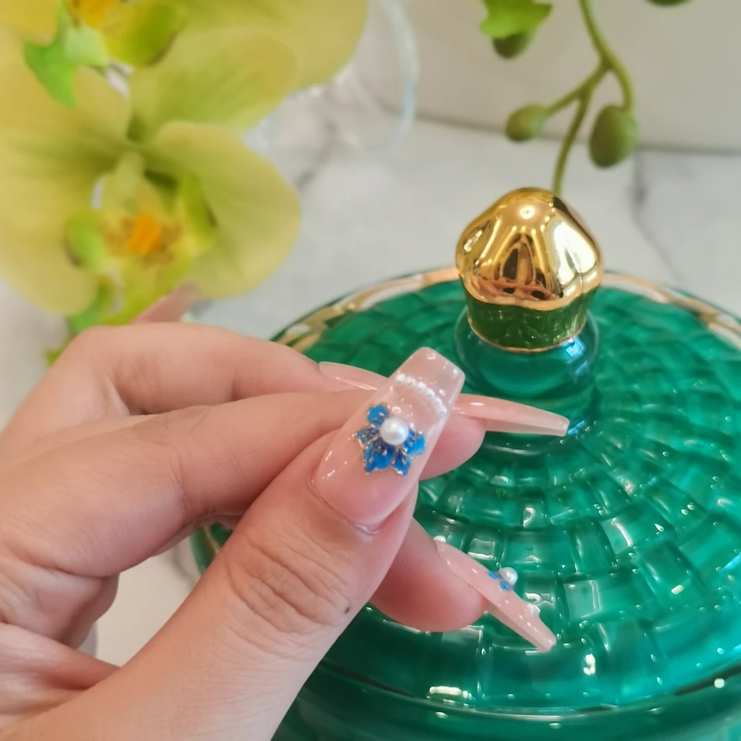 彩绘克莱因蓝指尖拼钻法式纯手工穿戴甲显白高颜值美甲