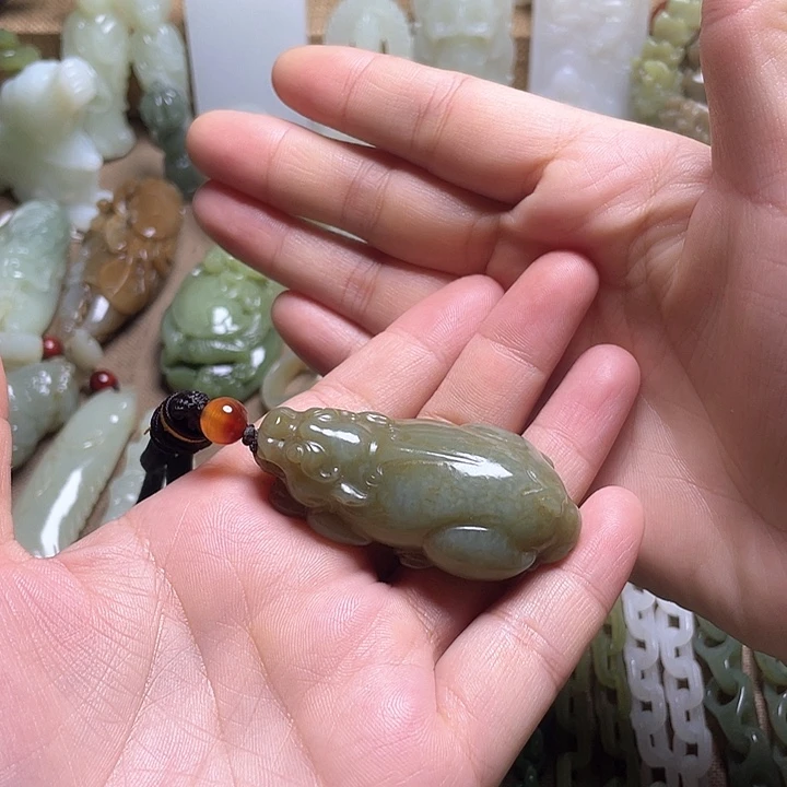 颈饰未镶嵌和田玉