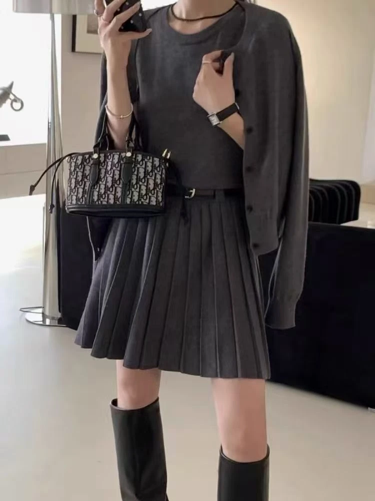 春秋季气质一整套针织背心裙+开衫套装女2025时尚两件套百褶短裙