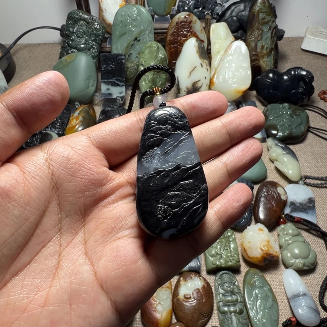 和田玉未镶嵌挂件一线天山水