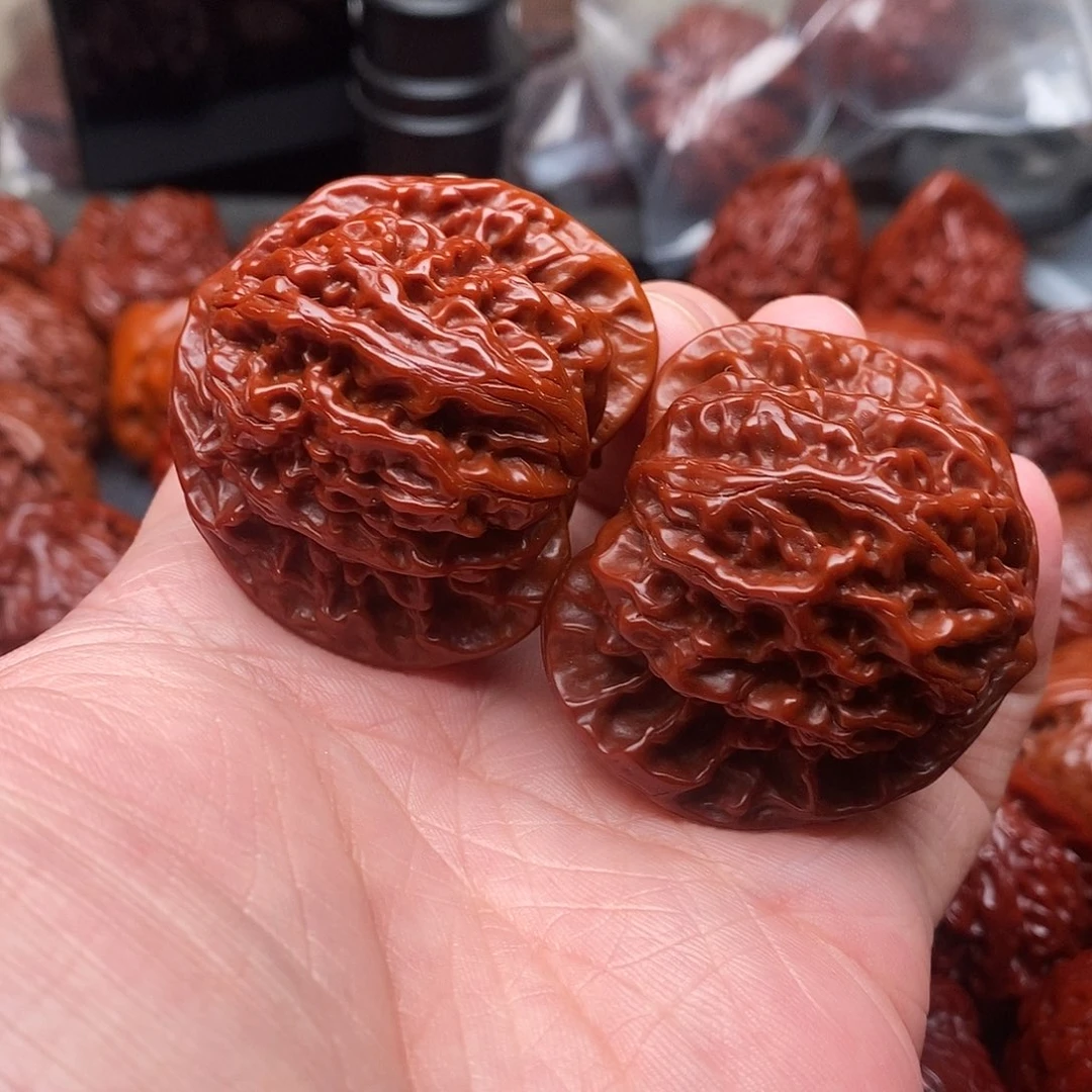 猴头核桃吊坠蟠龙纹