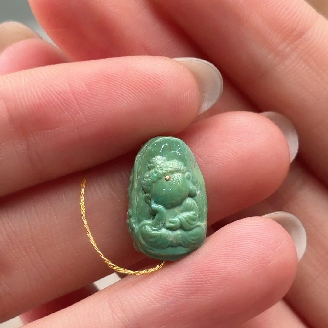 绿松石未镶嵌颈饰