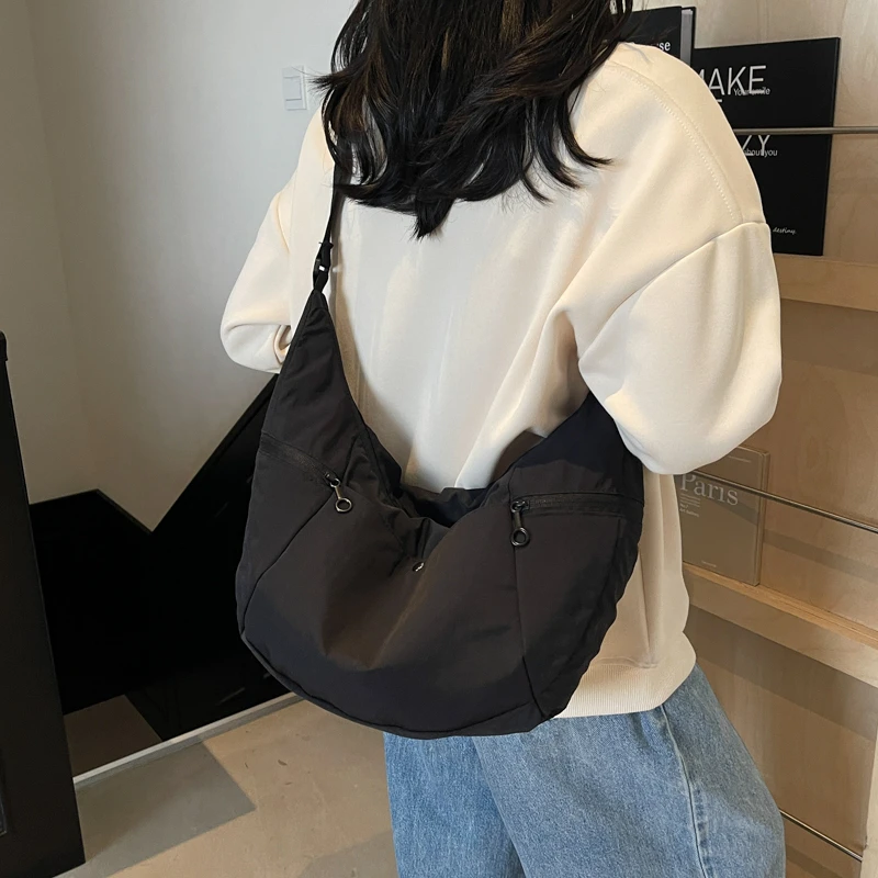 【多米包】LULU柠檬秋冬新款耐磨防水斜挎包女包时尚通勤106大号