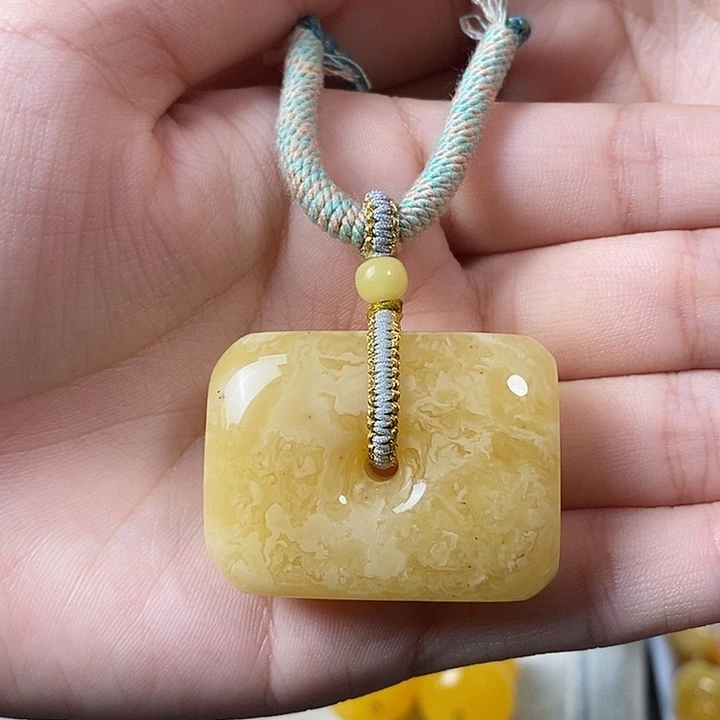 琥珀未镶嵌裸石藏扣