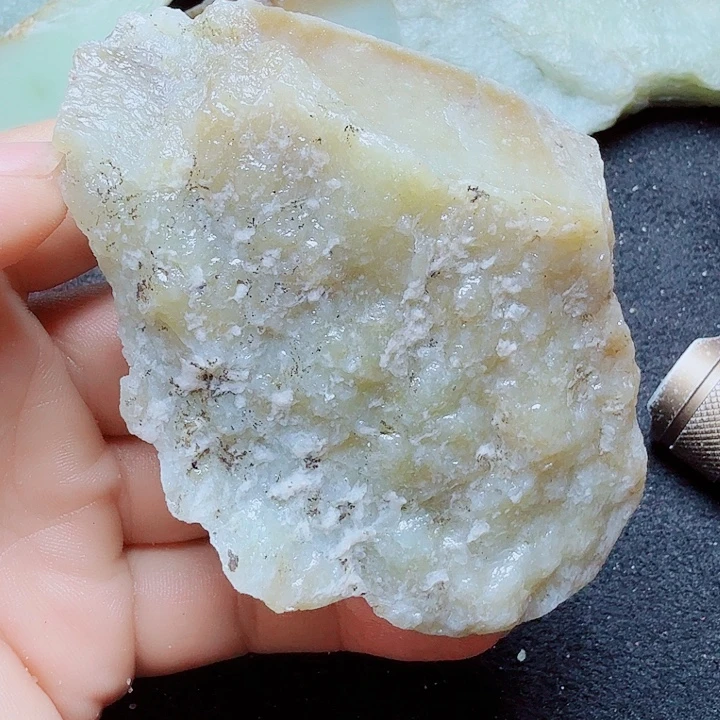 未镶嵌和田玉（糖玉）珠宝半成品