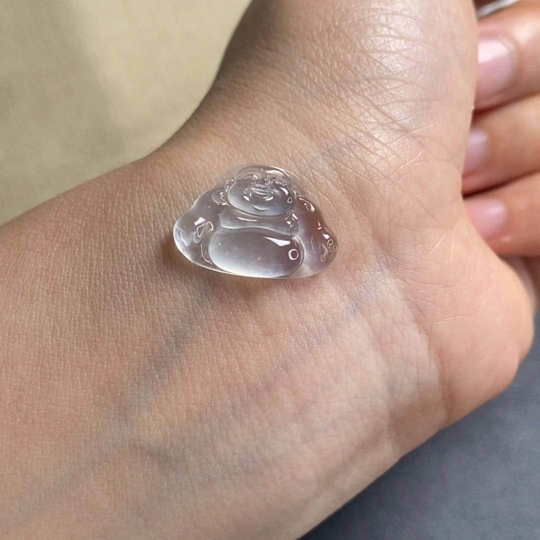 翡翠未镶嵌颈饰佛公