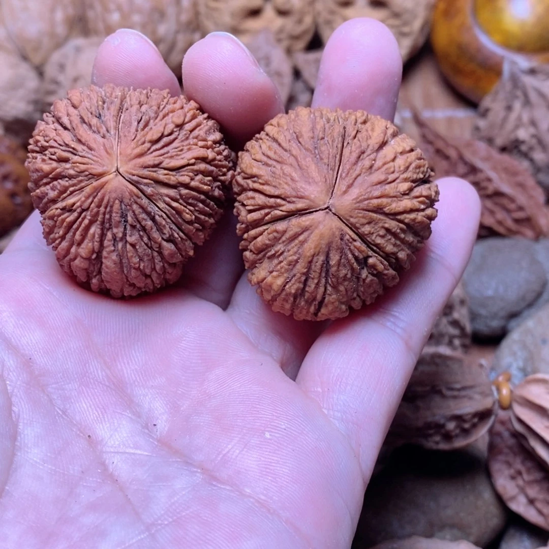 文玩核桃吊坠有裂72