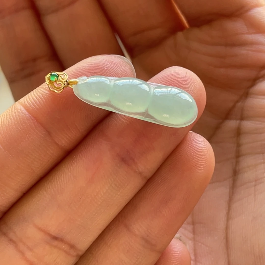 翡翠颈饰18K金镶嵌福豆