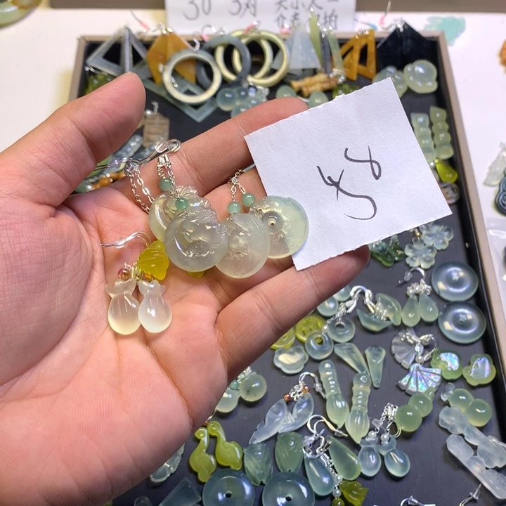 咸***糖蛇纹石玉合金发饰