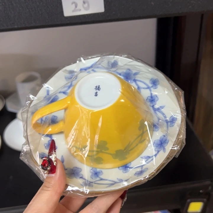 盖碗瓷器直播放漏中