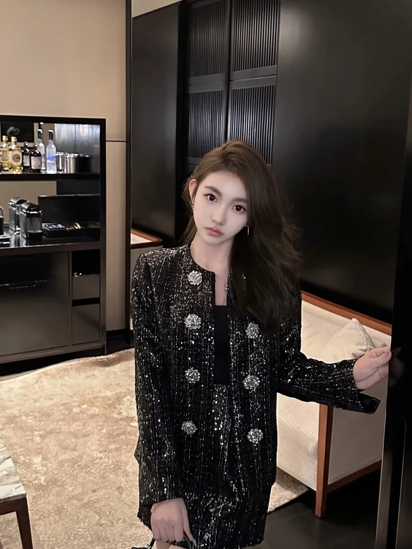 【EL】香家新款黑色亮片胸花开衫外套