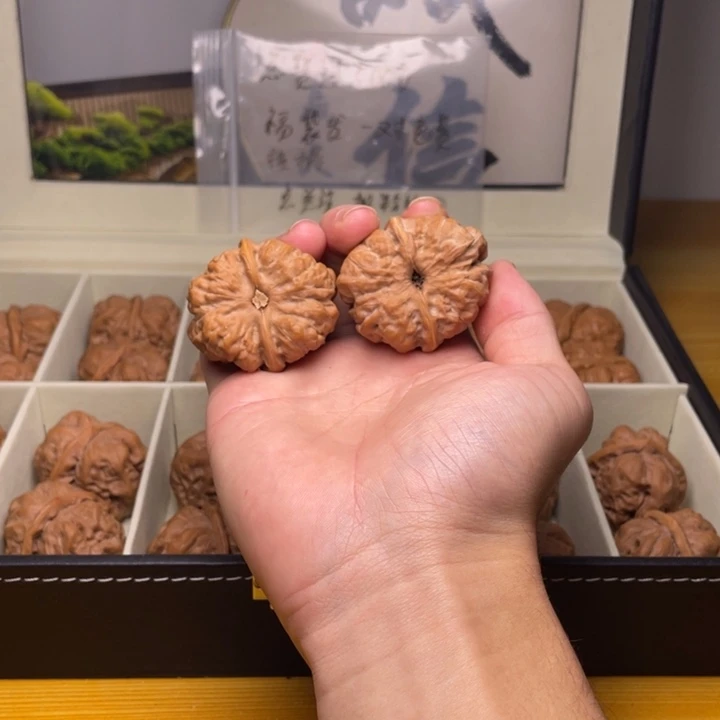 文玩核桃吊坠蛤蟆头核桃