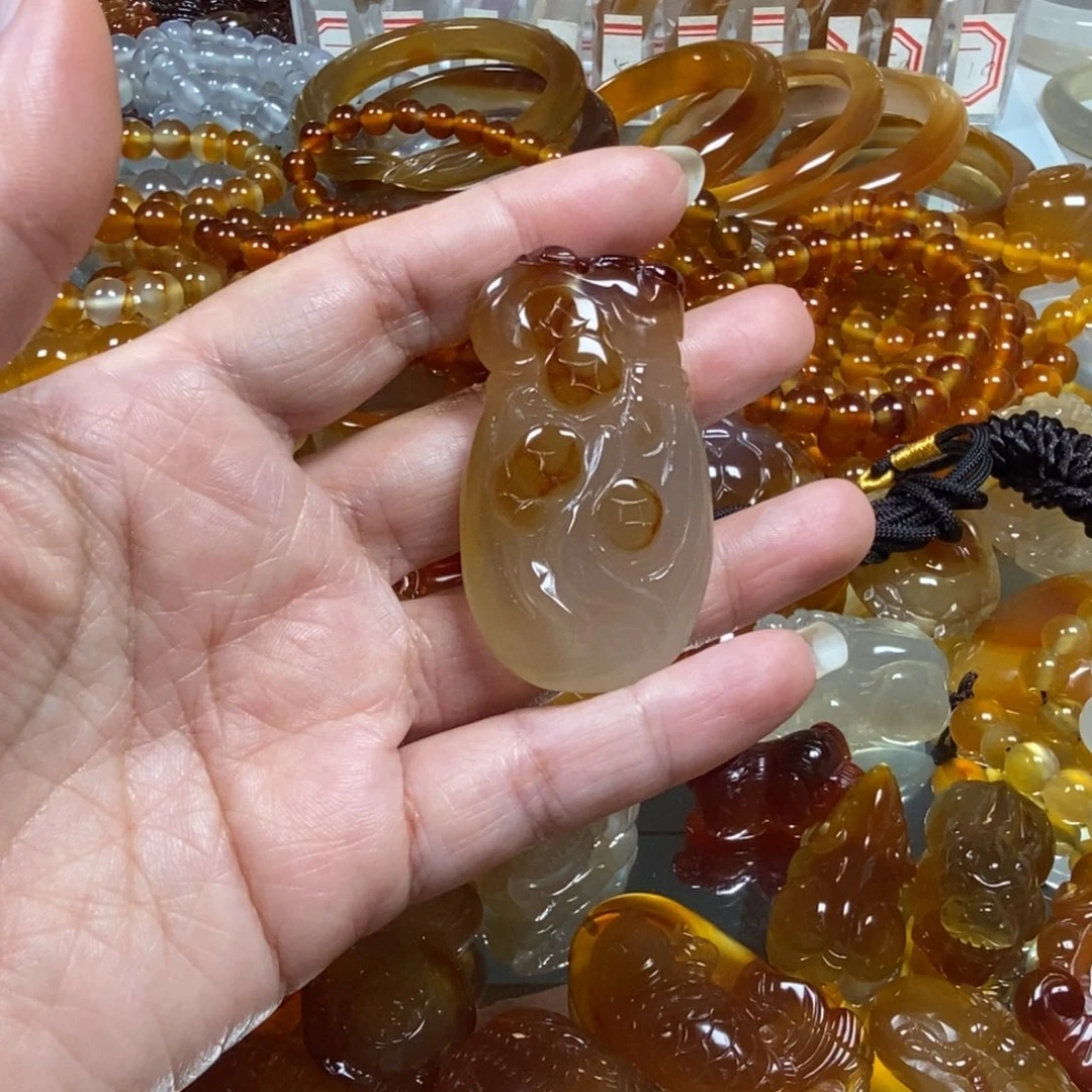 玛瑙/玉髓未镶嵌玛瑙吊坠