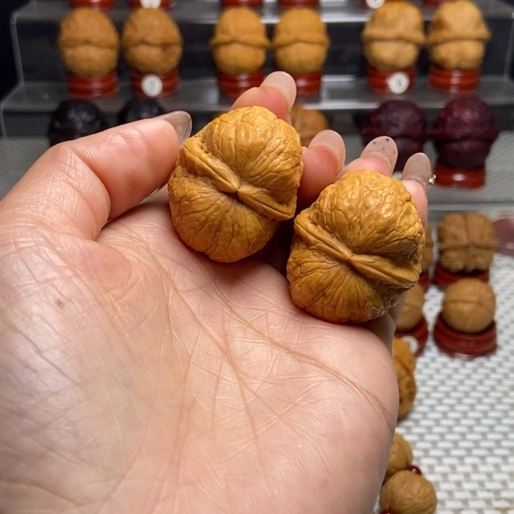 文玩核桃把件1峭壁元宝