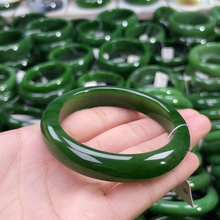 未镶嵌手镯和田玉（碧玉）