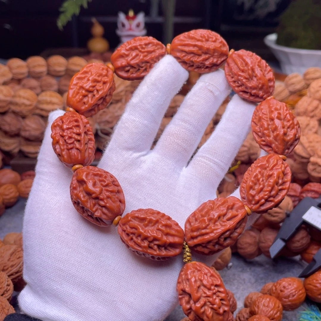 猴***.文玩核桃吊坠秋子