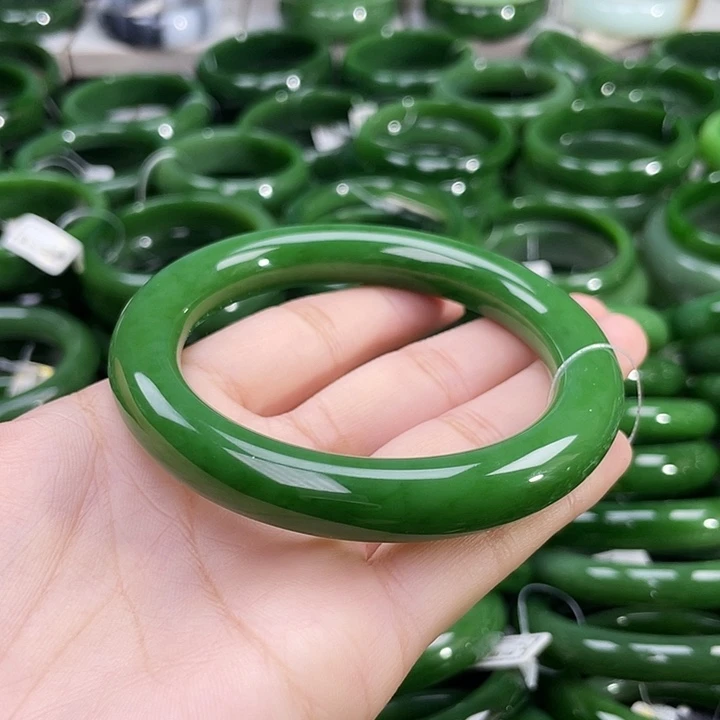 未镶嵌手镯和田玉（碧玉）