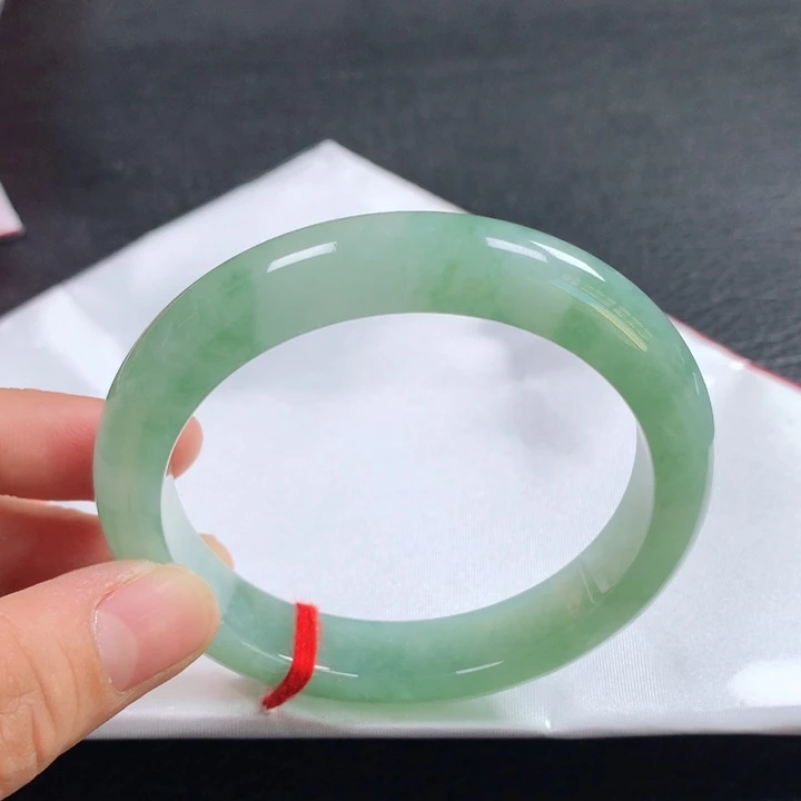 翡翠未镶嵌手镯57圈